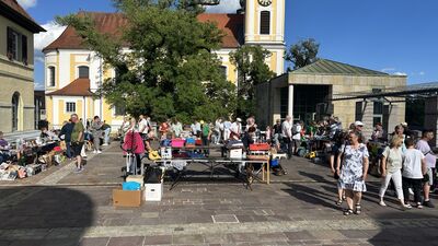 Max-Rieple-Platz.Flohmarkt