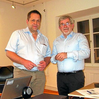 Jens Löw (links) und Günter Güner auf seinem Vortragsabend